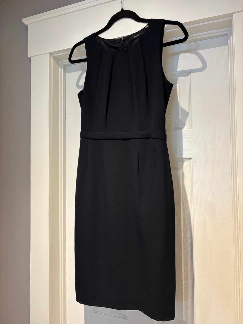 Tahari Navy Blue Sleeveless Sheath Dress - Picture 3 of 12